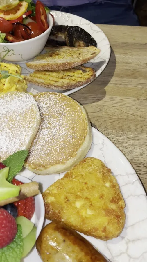 BookNoFees: Cafetería – Dobar – London – Bien, foto 3