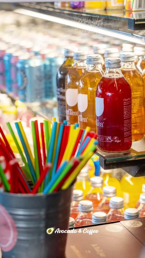 BookNoFees: Cafetería – Avocado & Coffee – London – Agua de aguacate y café, foto 3