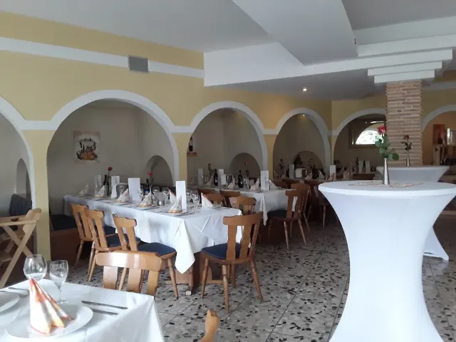 BookNoFees: FRANCO Ristorante Riviera, Netphen