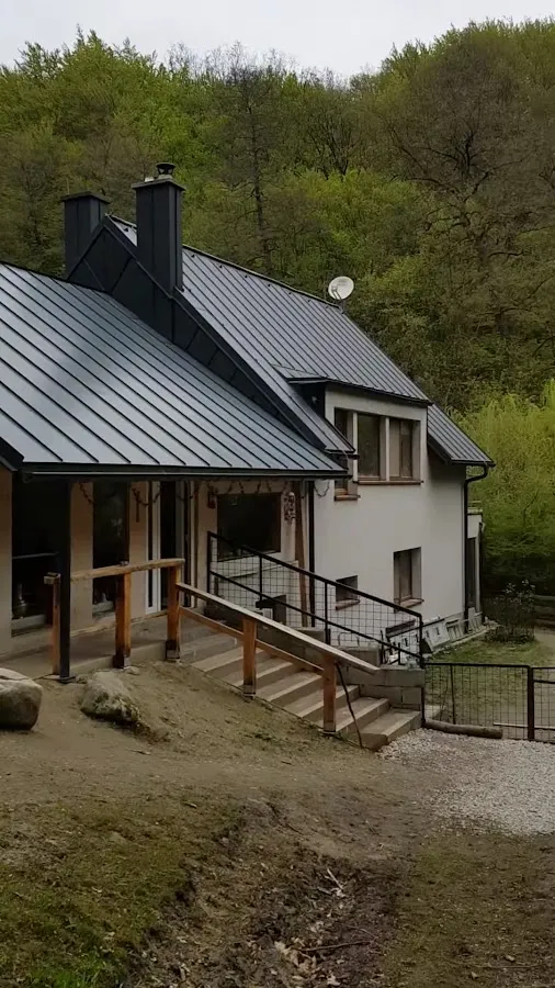 BookNoFees: Cafetería – Lesné bistro Vážka – Bratislava – Bistró del bosque Vážka, foto 3
