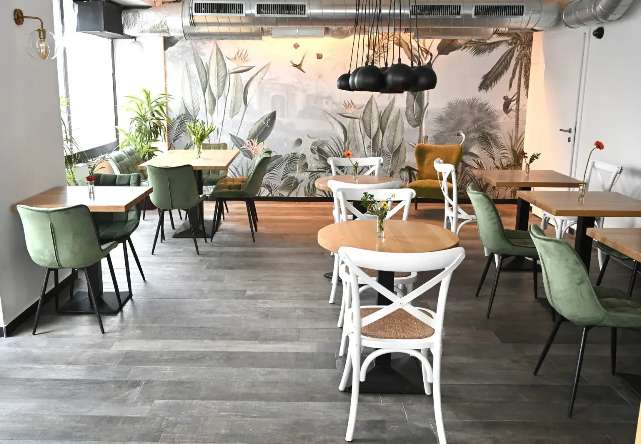 BookNoFees: Cafetería – Café Friedl – Vienna – Café Friedl, foto 1