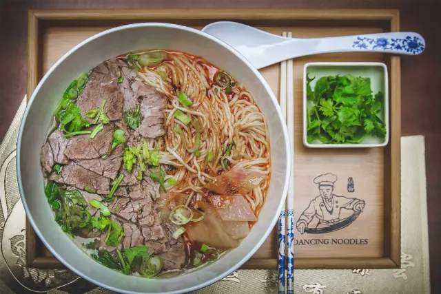 BookNoFees: Restaurante – Dancing Noodles – Vienna – Fideos bailarines, foto 2