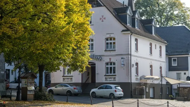 BookNoFees: Grill Restaurant Nikopolis, Drolshagen