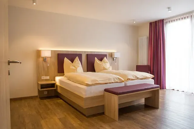 BookNoFees: Restaurante – Hotel & Gaststätte Zur Borke – Neuenrade-Affeln – Hotel y restaurante Zur Borke, foto 3
