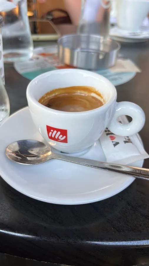 BookNoFees: Cafetería – Bumerang – Zagreb – Bumerán, foto 2
