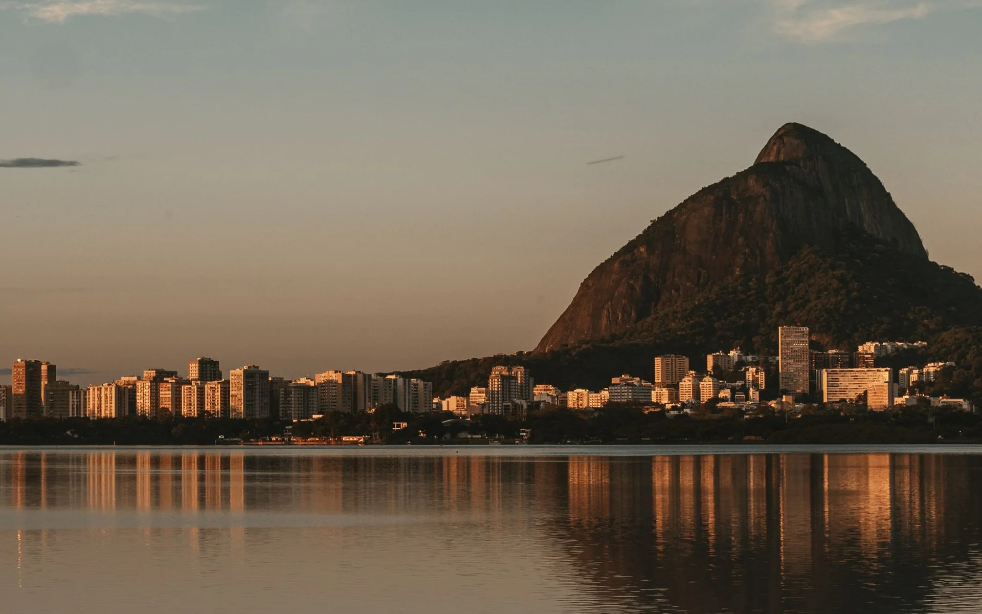 Río de Janeiro y el Pan de Azúcar al atardecer